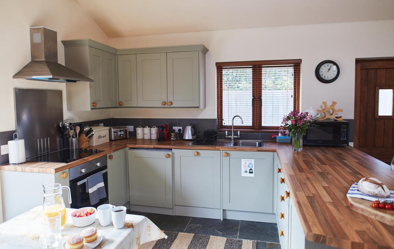 The Old Dairy - Boutique Countryside Cottage At Harrys Cottages Pen-y-Clawdd Exterior foto